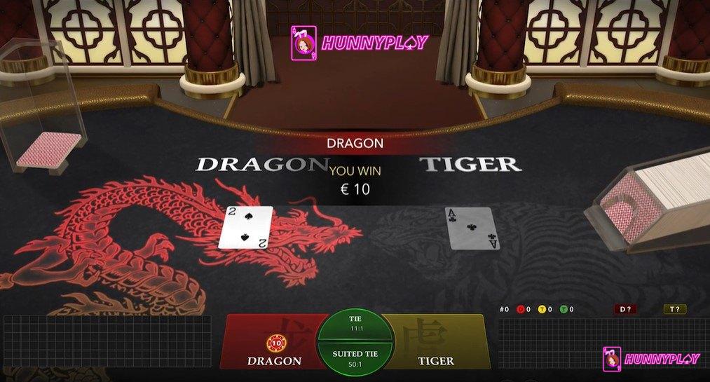 Playing Dragon Tiger