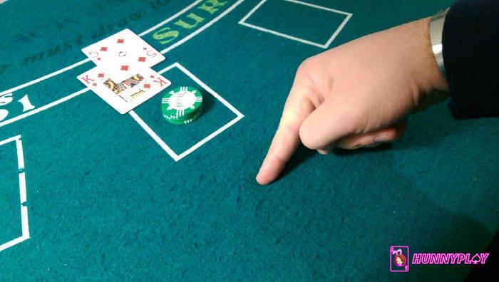 Hitting hand signal in Blackjack table