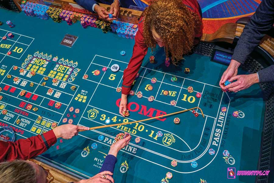 Answer the question "How to Play Craps Table?" requires you to clearly understand the rules of this game.