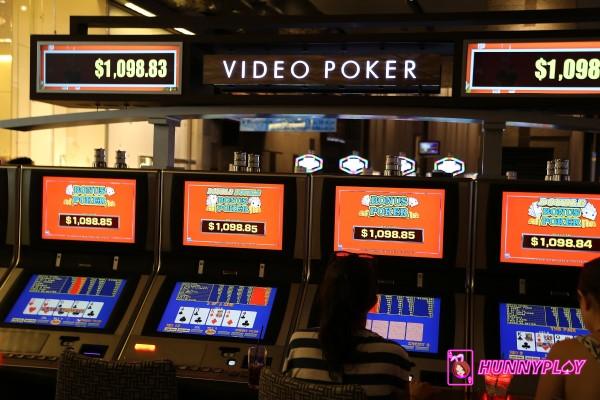 Video Poker is a casino game with simple gameplay, easily accessible to everyone. 