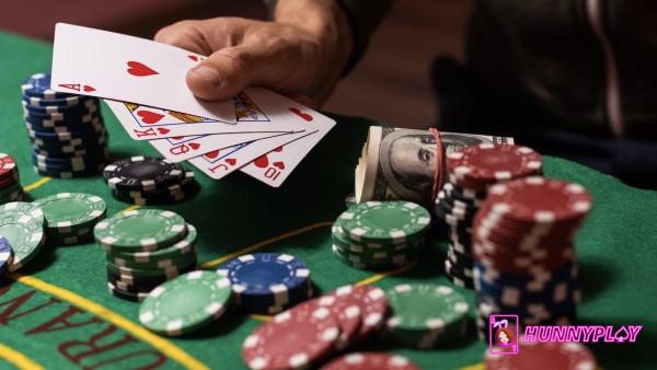 There are two primary types of Blackjack odds: the player's odds and the dealer's odds. 